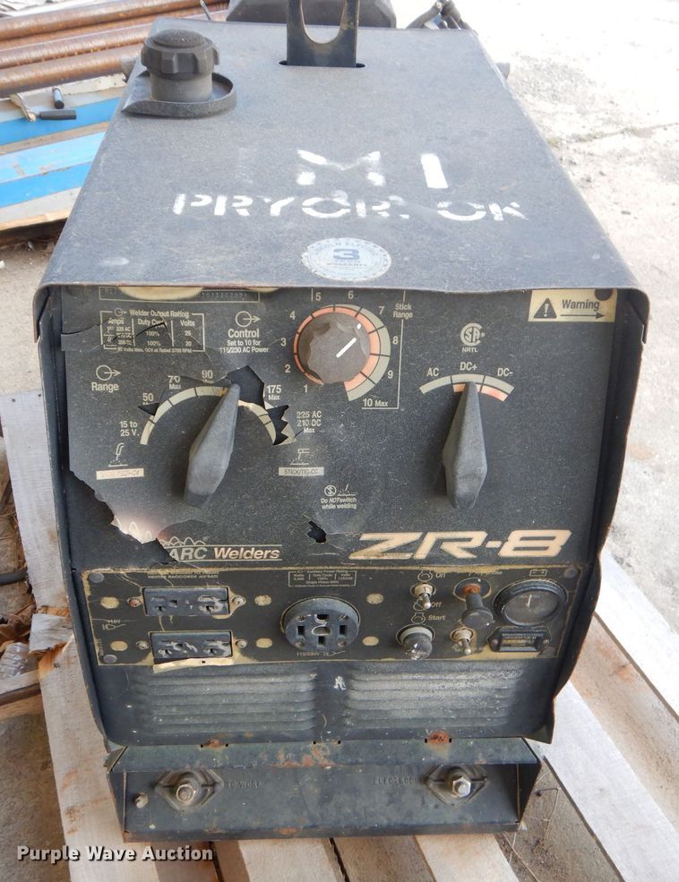 image for item GN9239 Red-d-arc ZR-8 welder