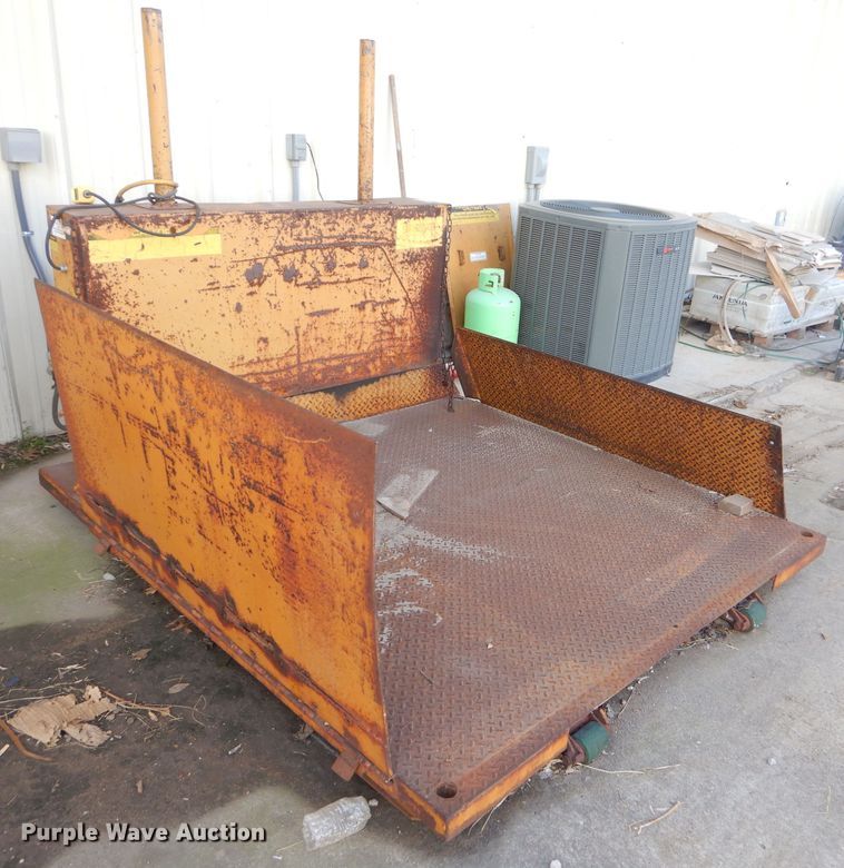 image for item GN9240 Equipment Company of America lift