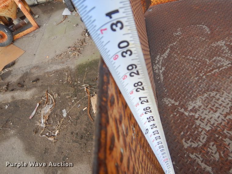 image for item GN9240 Equipment Company of America lift