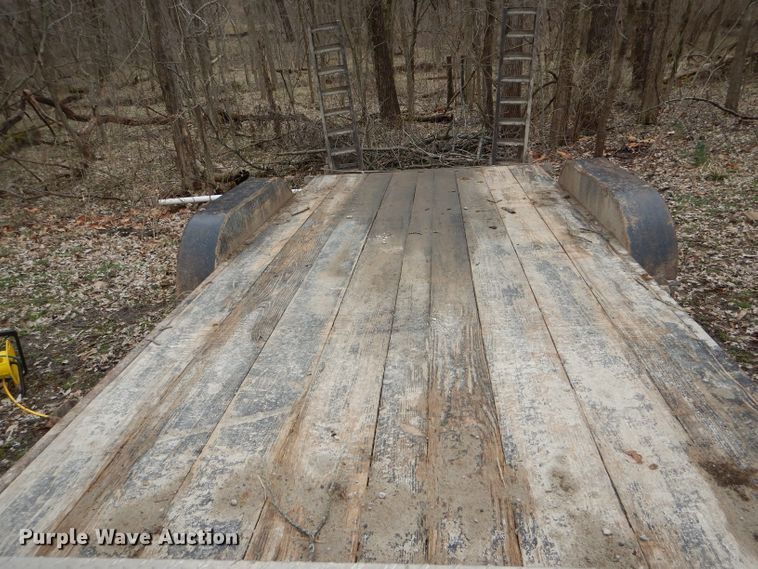 image for item GO9549 2005 J&W utility trailer