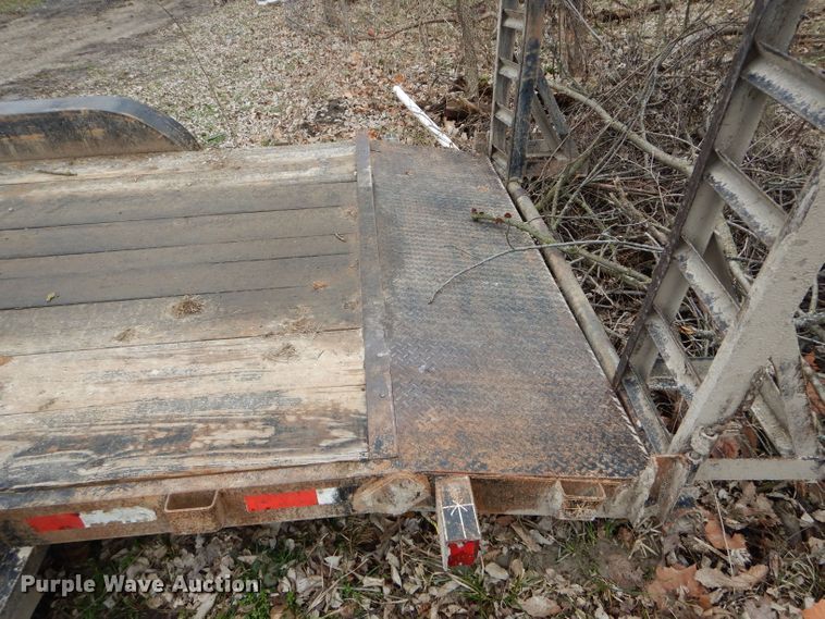 image for item GO9549 2005 J&W utility trailer