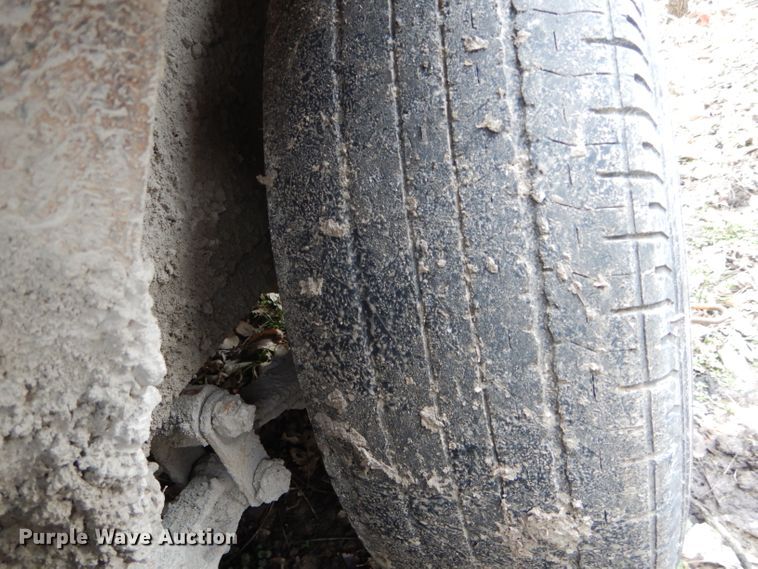 image for item GO9549 2005 J&W utility trailer