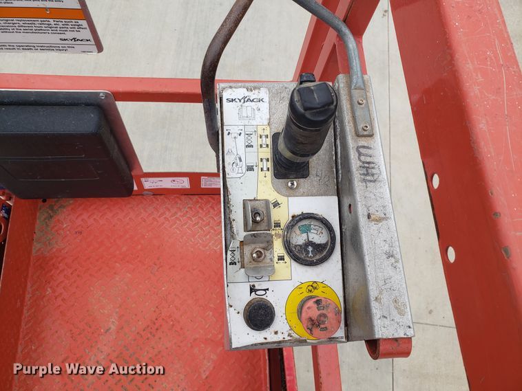 image for item GP9017 Skyjack SJIII 3219 scissor lift