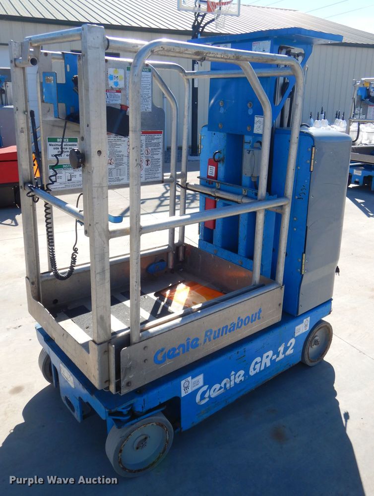 image for item GT9222 2013 Genie GR-12 vertical lift