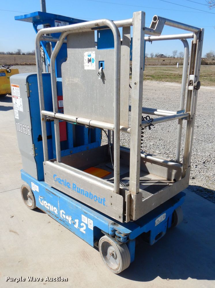image for item GT9222 2013 Genie GR-12 vertical lift