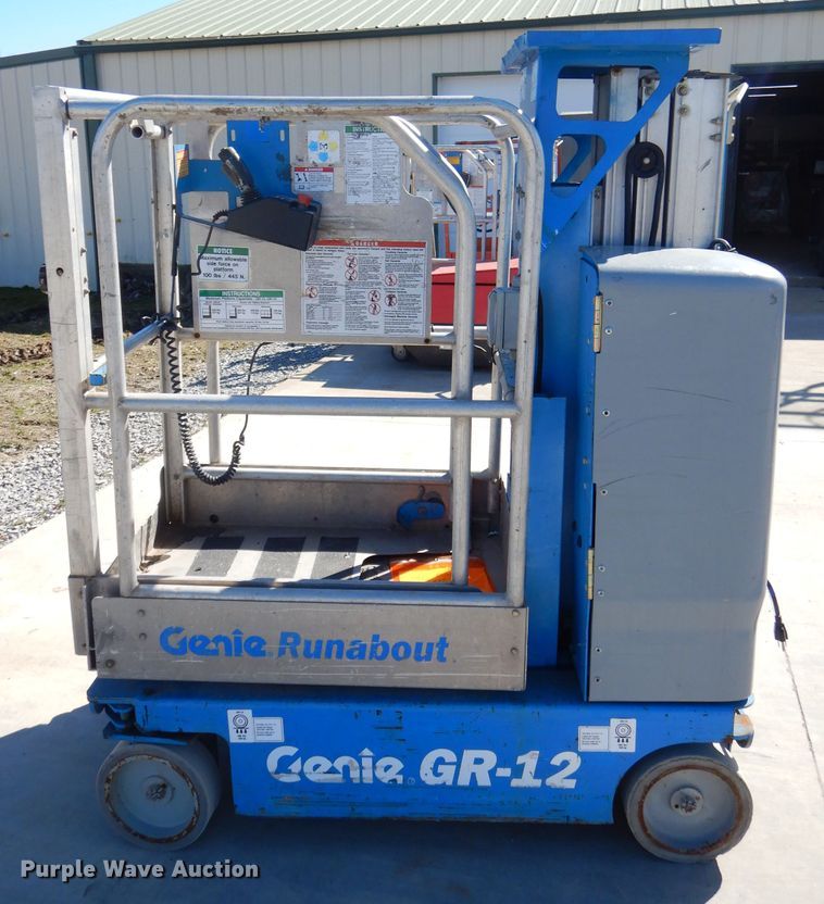 image for item GT9222 2013 Genie GR-12 vertical lift