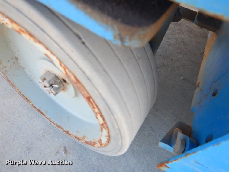 image for item GT9222 2013 Genie GR-12 vertical lift
