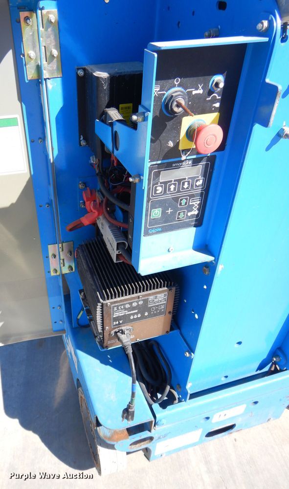 image for item GT9222 2013 Genie GR-12 vertical lift