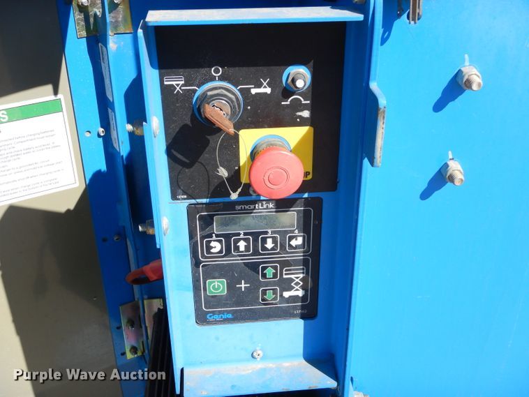image for item GT9222 2013 Genie GR-12 vertical lift