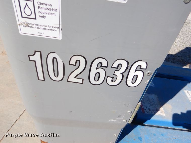 image for item GT9222 2013 Genie GR-12 vertical lift