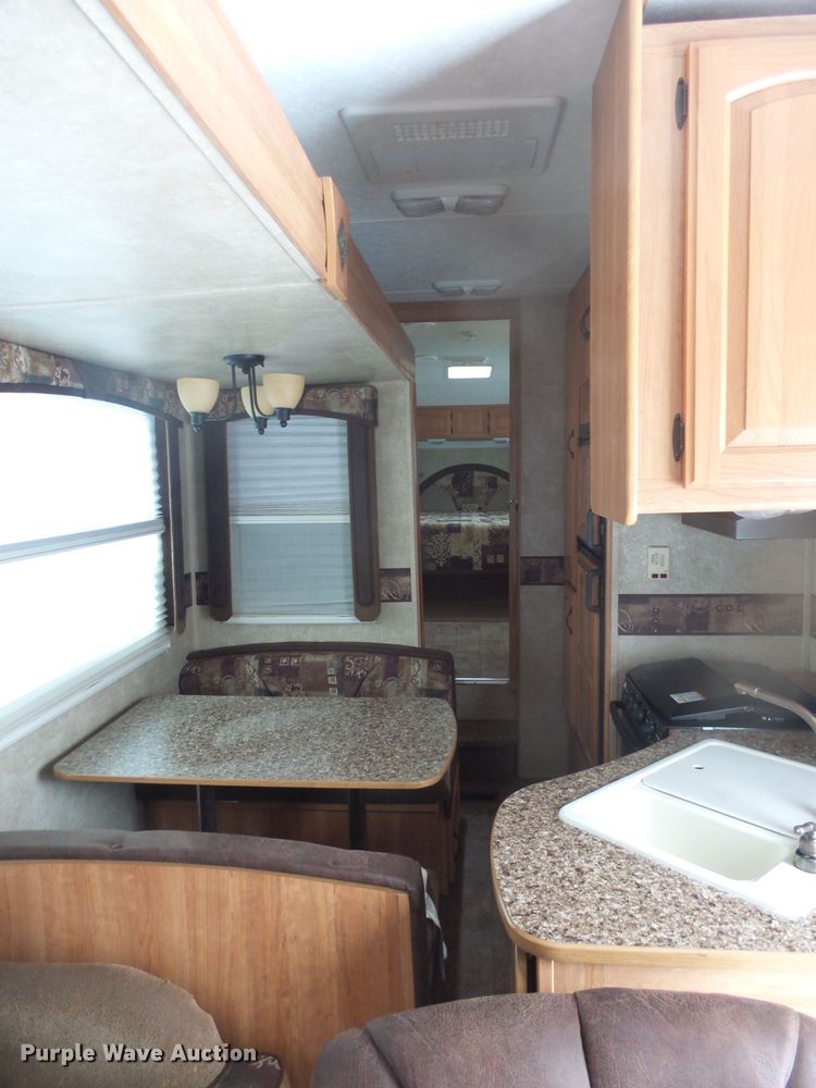 image for item GV9751 2008 Keystone 252RL  camper