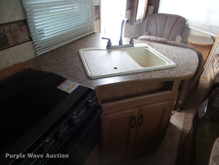 image for item GV9751 2008 Keystone 252RL  camper