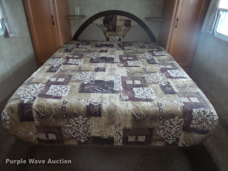 image for item GV9751 2008 Keystone 252RL  camper