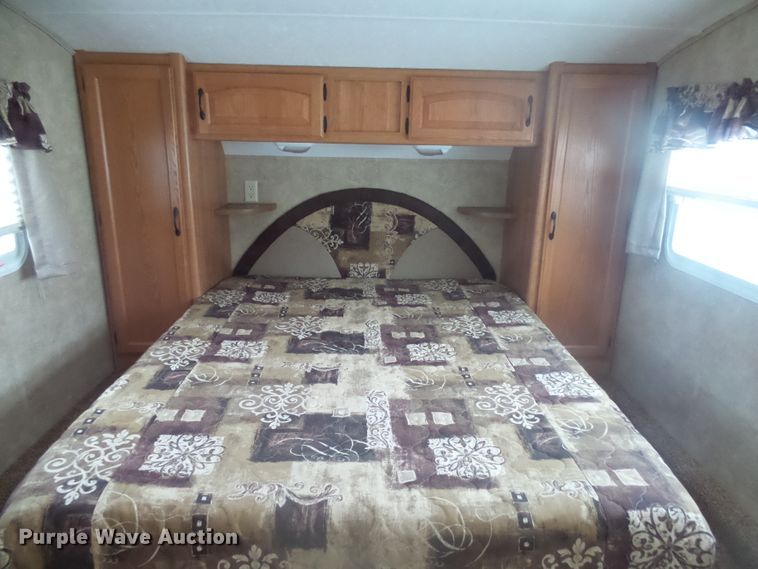 image for item GV9751 2008 Keystone 252RL  camper