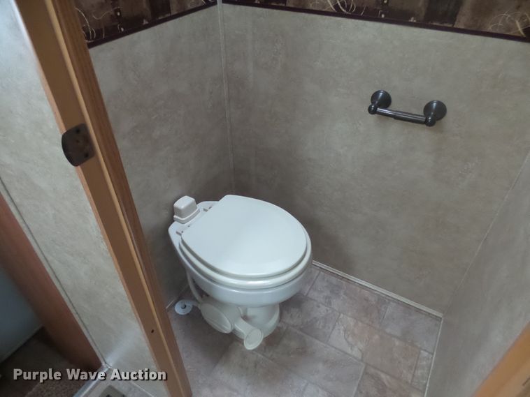 image for item GV9751 2008 Keystone 252RL  camper