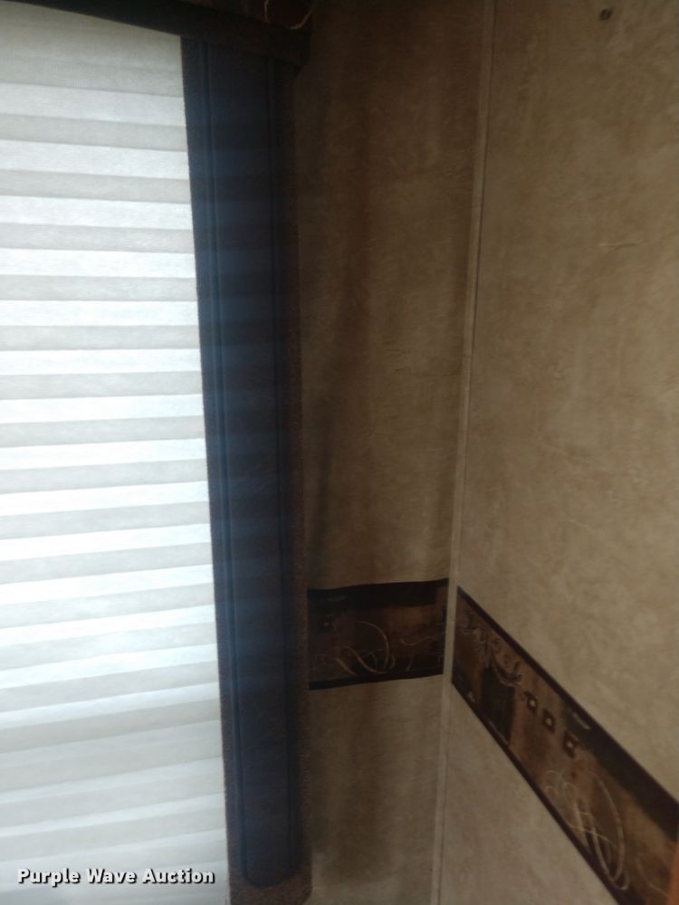 image for item GV9751 2008 Keystone 252RL  camper