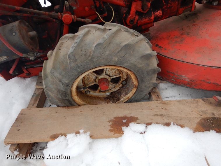 image for item GW9579 Gravely L8 lawn mower