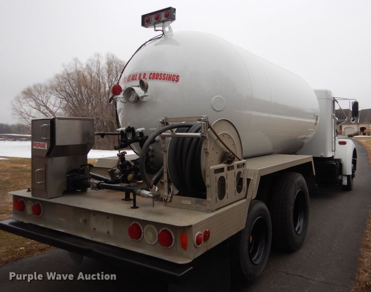 image for item GW9622 2004 Kenworth T300 propane delivery truck