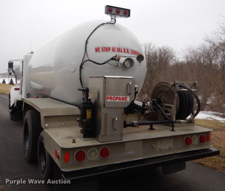 image for item GW9622 2004 Kenworth T300 propane delivery truck