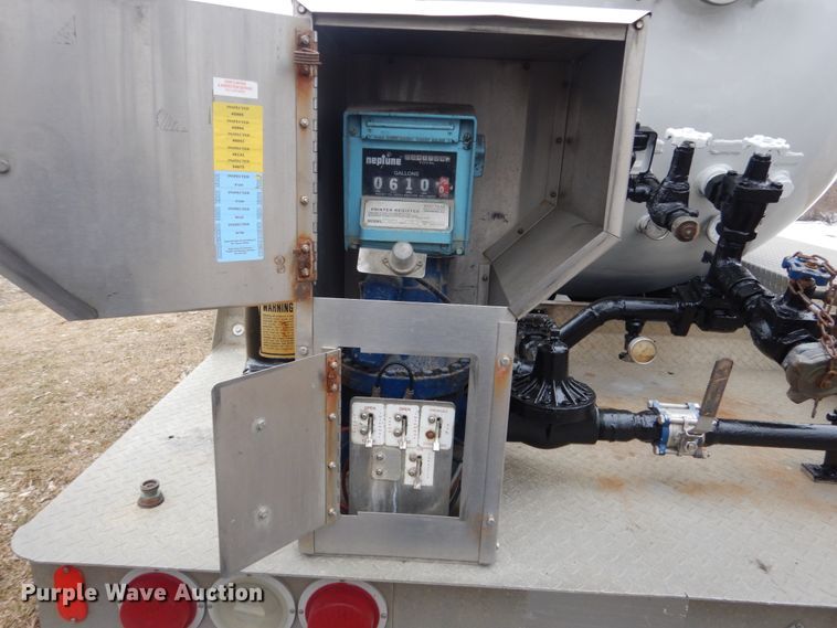 image for item GW9622 2004 Kenworth T300 propane delivery truck