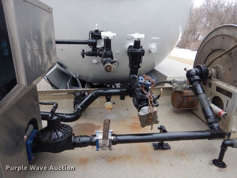 image for item GW9622 2004 Kenworth T300 propane delivery truck