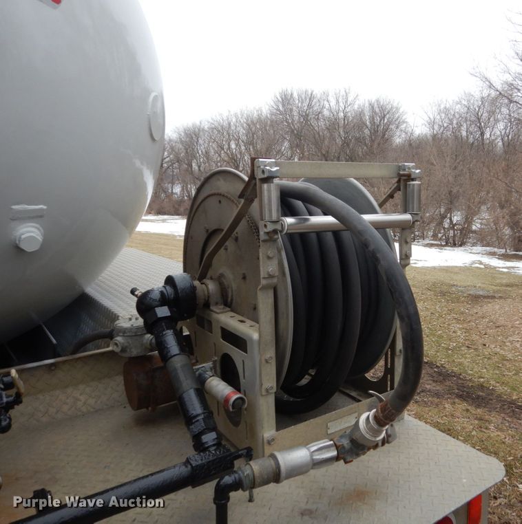 image for item GW9622 2004 Kenworth T300 propane delivery truck