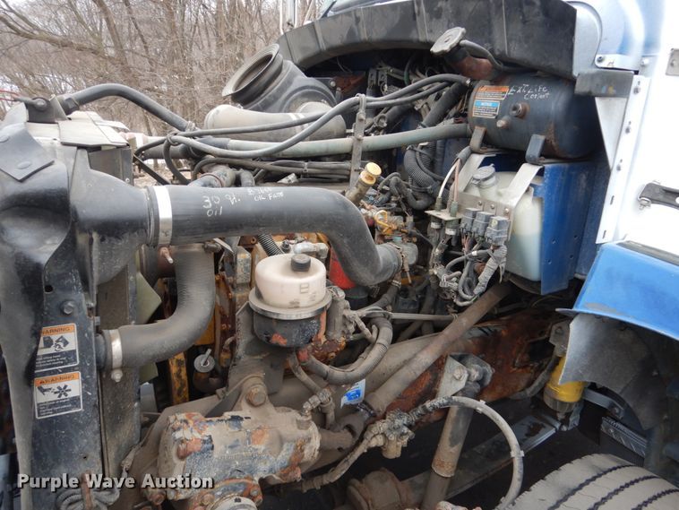 image for item GW9622 2004 Kenworth T300 propane delivery truck