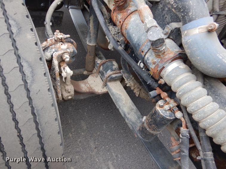 image for item GW9622 2004 Kenworth T300 propane delivery truck