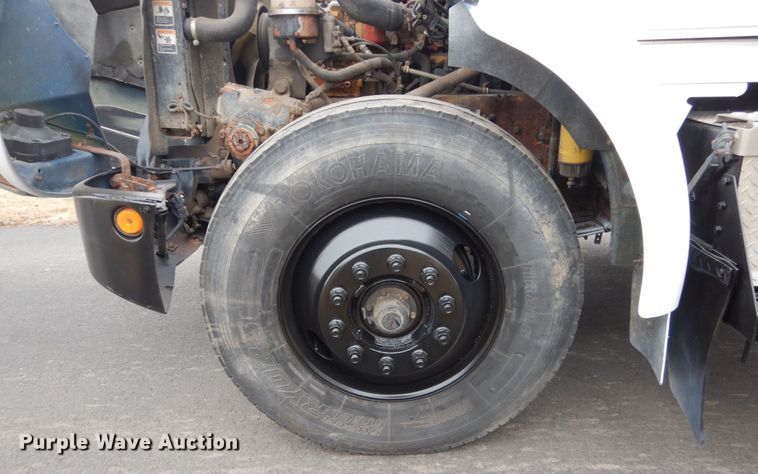 image for item GW9622 2004 Kenworth T300 propane delivery truck