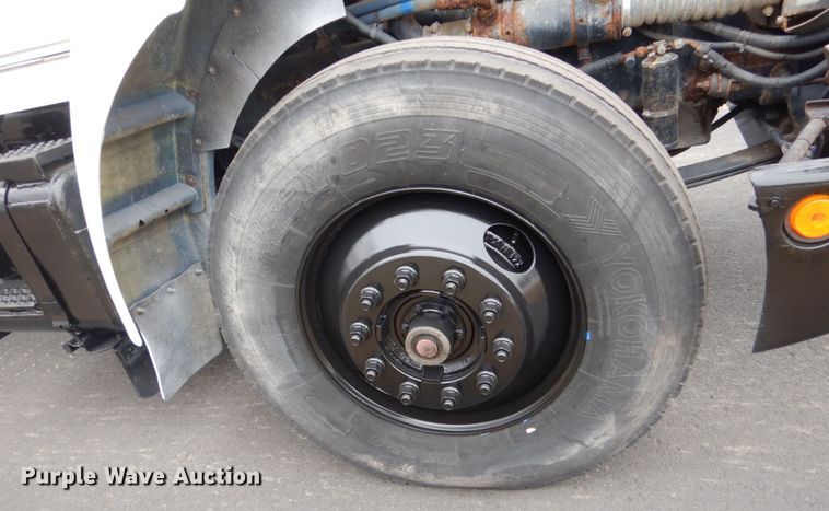 image for item GW9622 2004 Kenworth T300 propane delivery truck