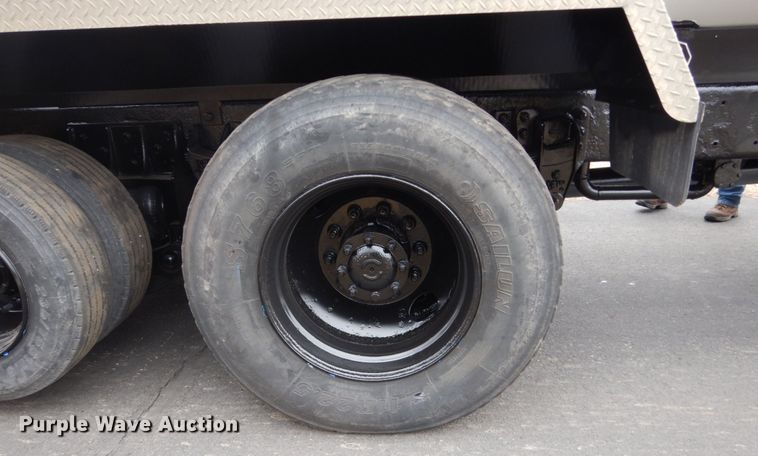 image for item GW9622 2004 Kenworth T300 propane delivery truck