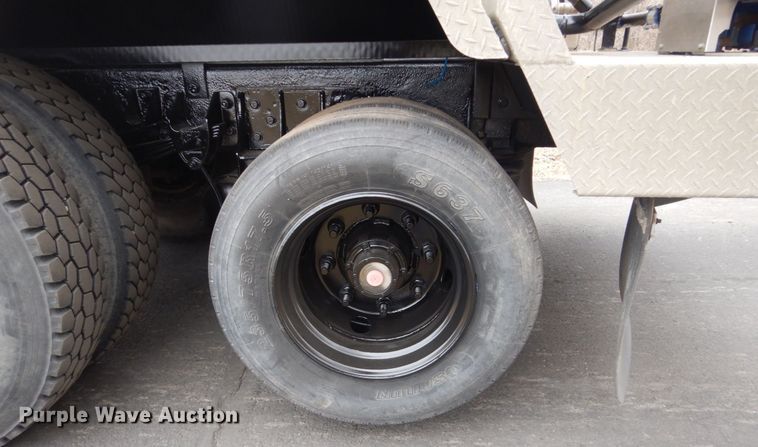 image for item GW9622 2004 Kenworth T300 propane delivery truck