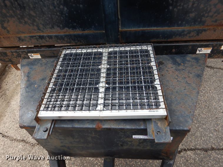 image for item GW9635 2011 Longhorn dump trailer