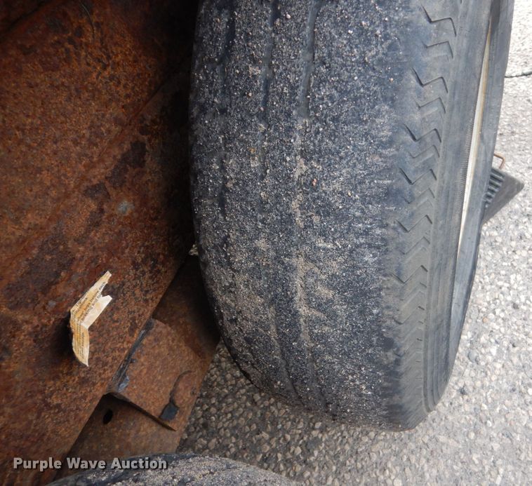 image for item GW9635 2011 Longhorn dump trailer