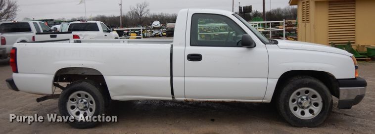 image for item GX9981 2005 Chevrolet Silverado 1500  pickup truck