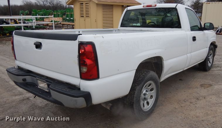 image for item GX9981 2005 Chevrolet Silverado 1500  pickup truck