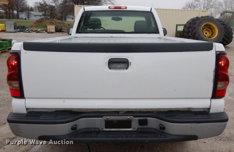 image for item GX9981 2005 Chevrolet Silverado 1500  pickup truck