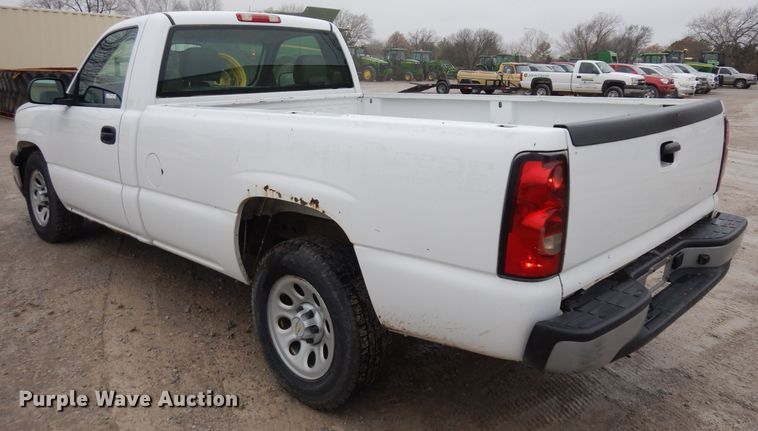 image for item GX9981 2005 Chevrolet Silverado 1500  pickup truck