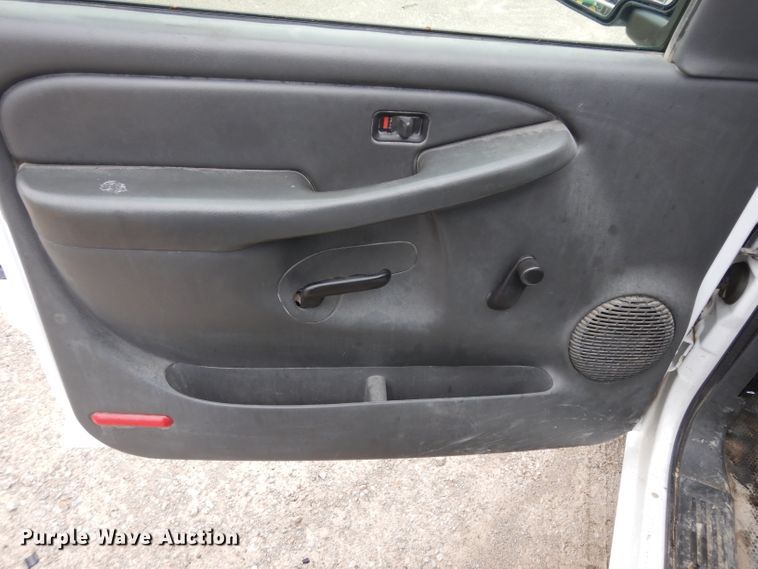 image for item GX9981 2005 Chevrolet Silverado 1500  pickup truck