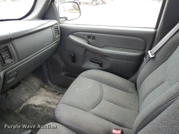 image for item GX9981 2005 Chevrolet Silverado 1500  pickup truck