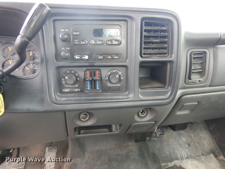 image for item GX9981 2005 Chevrolet Silverado 1500  pickup truck