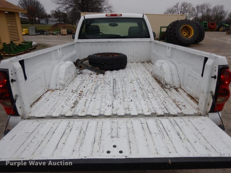 image for item GX9981 2005 Chevrolet Silverado 1500  pickup truck