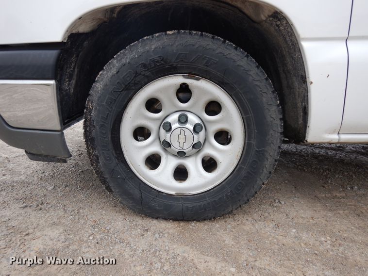 image for item GX9981 2005 Chevrolet Silverado 1500  pickup truck