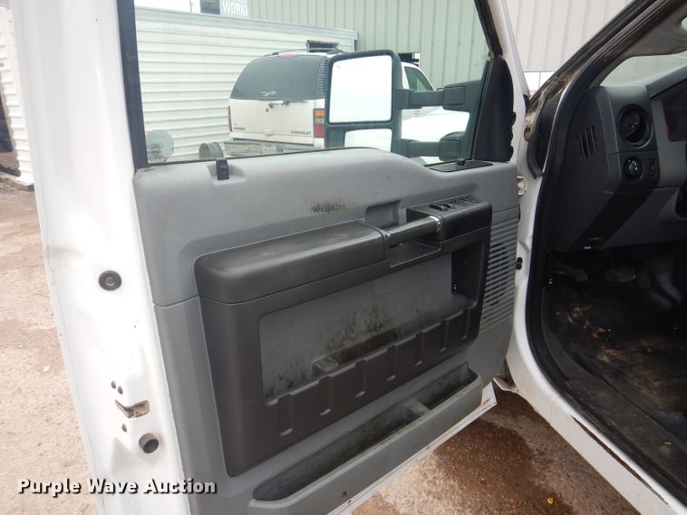 image for item HC9001 2016 Ford F550 winch truck