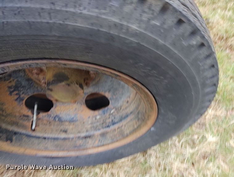 image for item K6357 1988 IMT 4825 crane