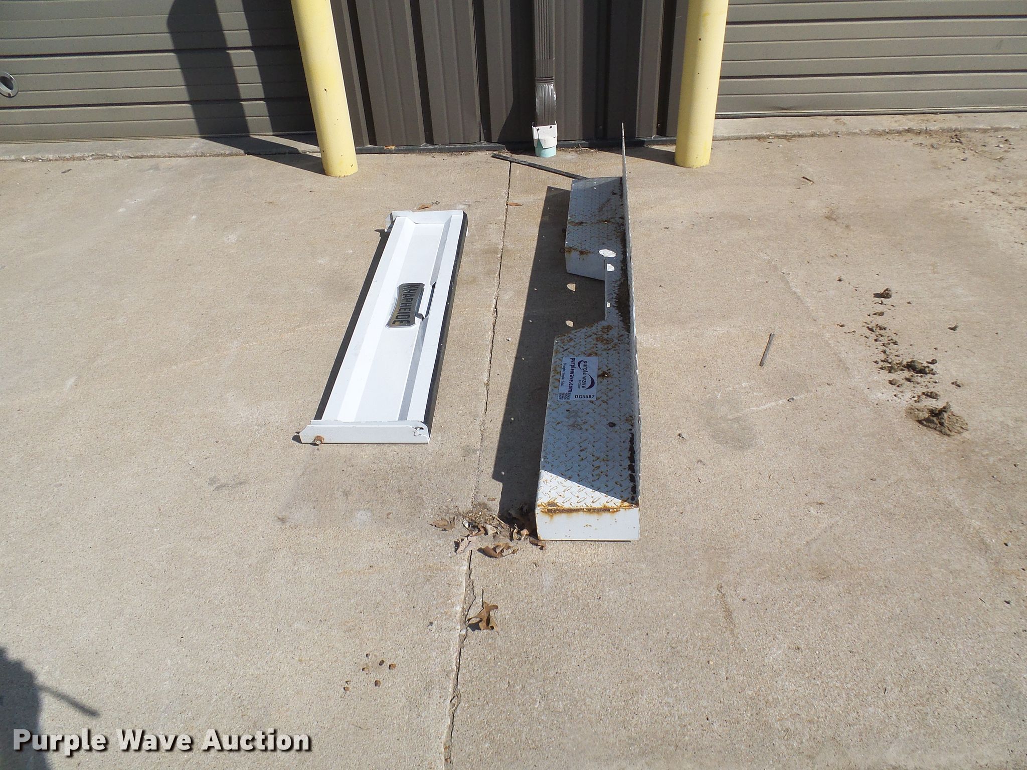 Knapheide bumper in Columbia, MO Item DG5587 sold Purple Wave