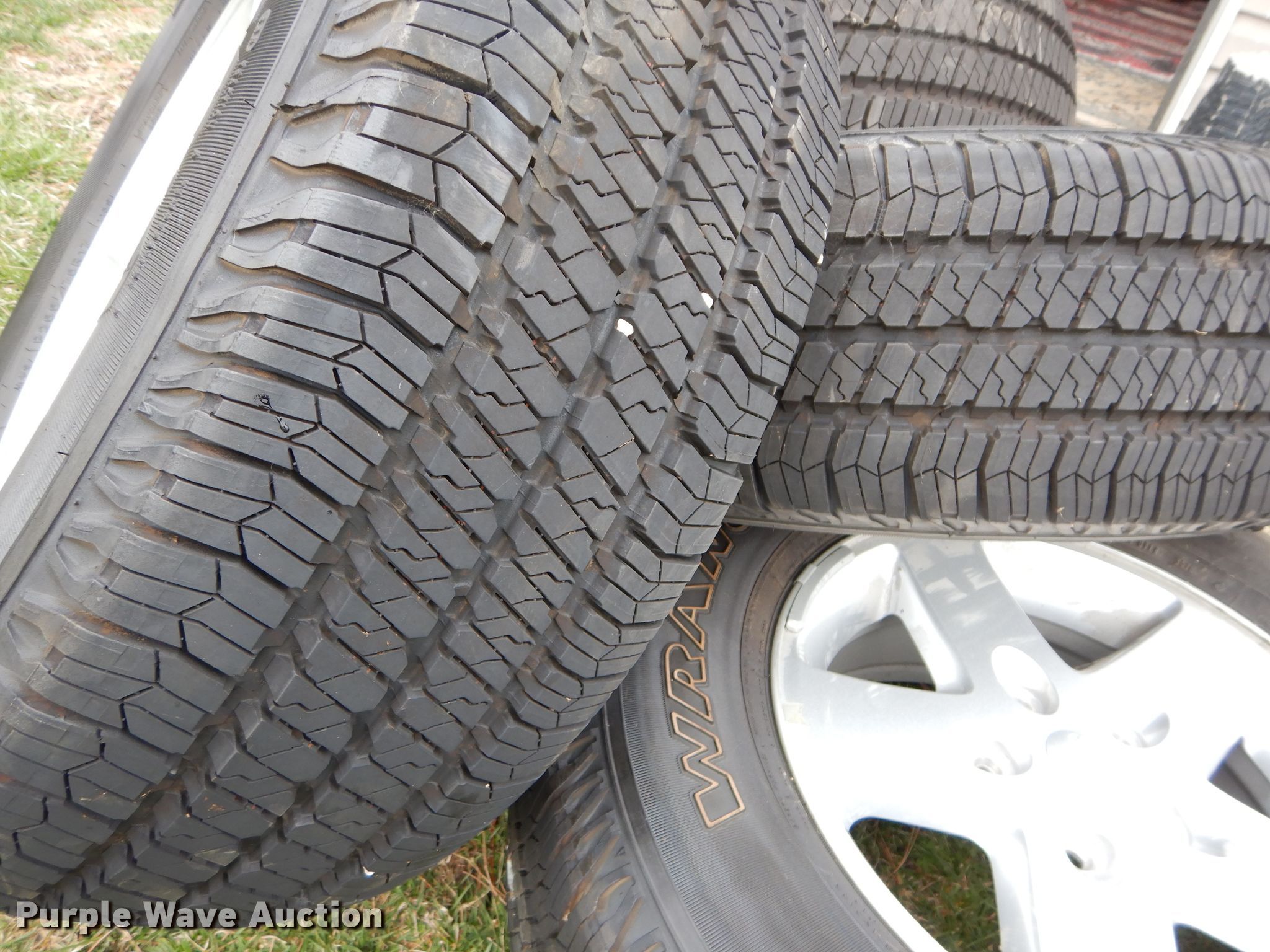(5) Goodyear Wrangler P255/75R17 tires in Mapleton, KS Item FY9116