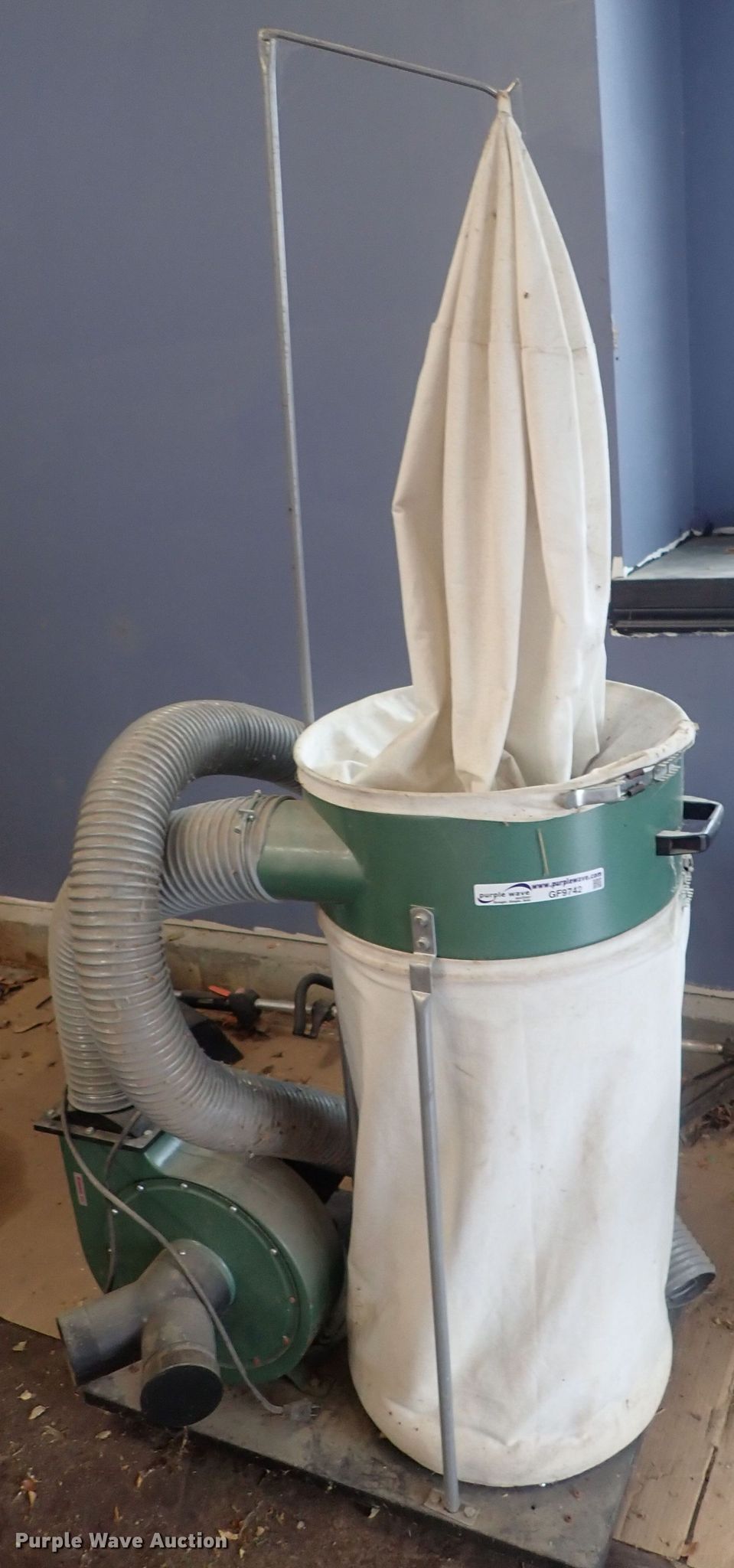 Central Machinery dust collector in Wichita, KS Item GF9742 sold