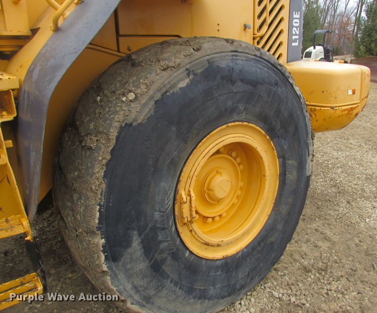 image for item DA8355 2004 Volvo L120E  wheel loader