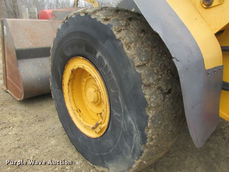 image for item DA8355 2004 Volvo L120E  wheel loader